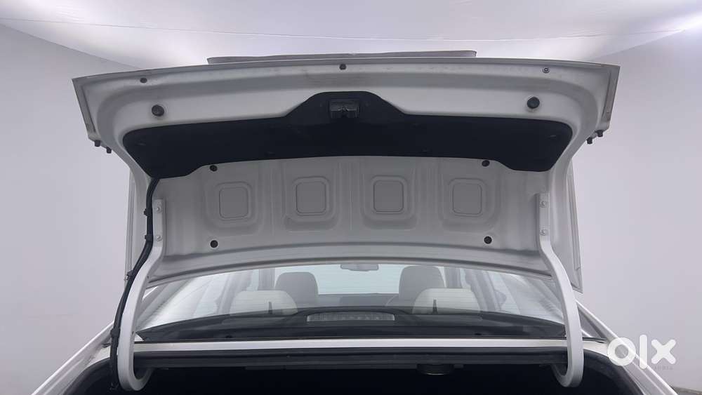 Hyundai Verna 1.5 Sx (o) Vtvt Ivt, 2023, Petrol