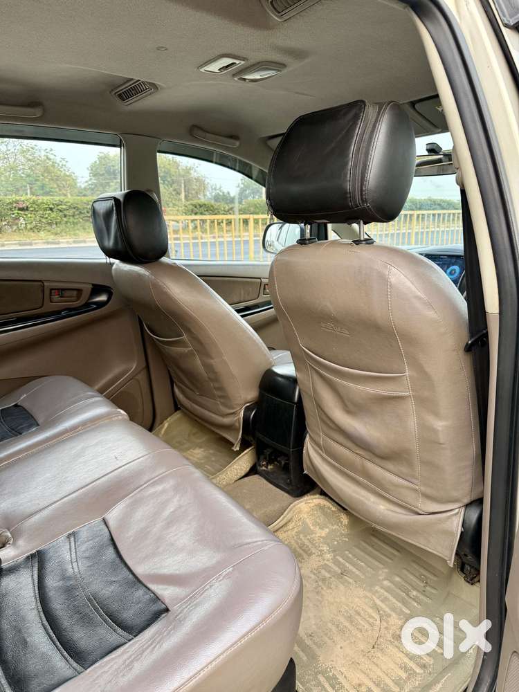 Toyota Innova 2.5 G (diesel) 8 Seater, 2015, Diesel