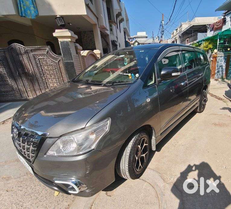 Toyota Innova 2.5 G (diesel) 7 Seater Bs Iv, 2014, Diesel