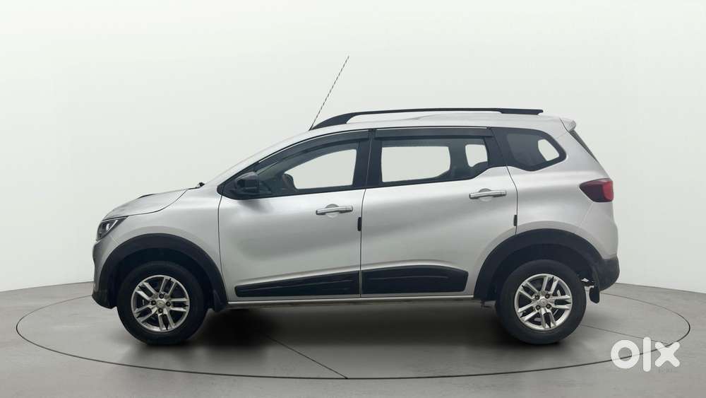 Renault Triber RXT, 2023, Petrol