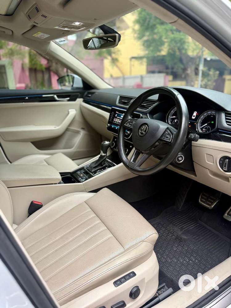 Skoda Superb 2.0 L&k Tsi At, 2023, Petrol
