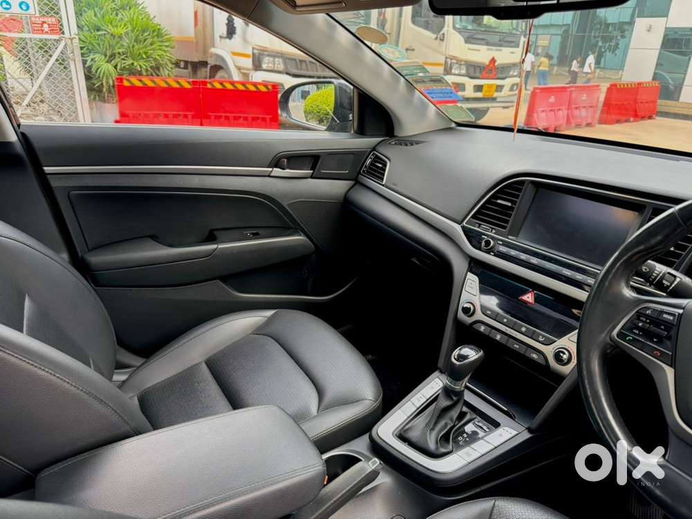 Hyundai New Elantra Sx (o) At 1st Owner Doctor Owned