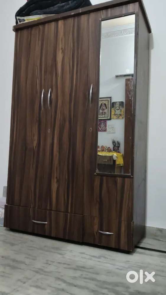 Wooden Almirah | Wood Wardrobe