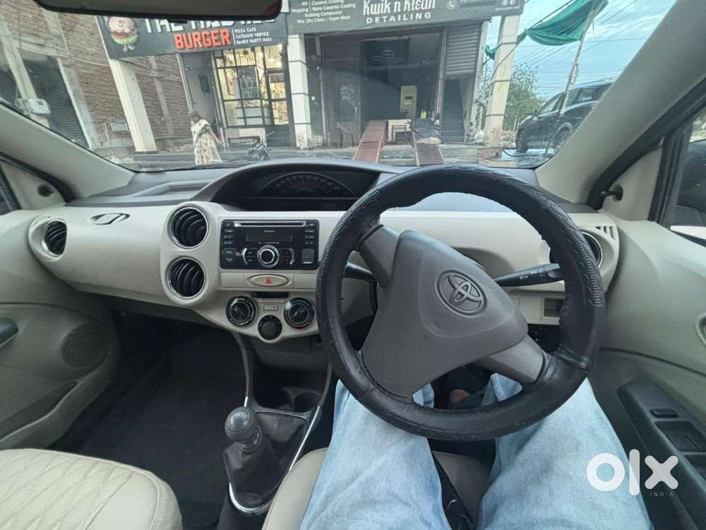 Toyota Etios Liva 2014 Diesel 142000 Km Driven