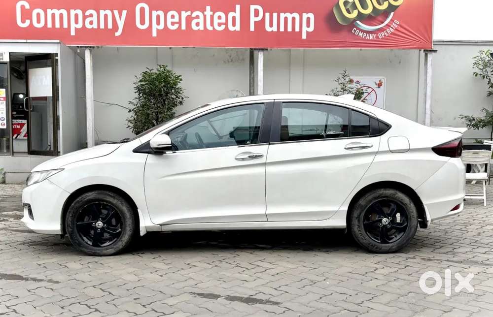 Honda City 2015 Petrol Automatic Vx Optional 74000 Km Driven