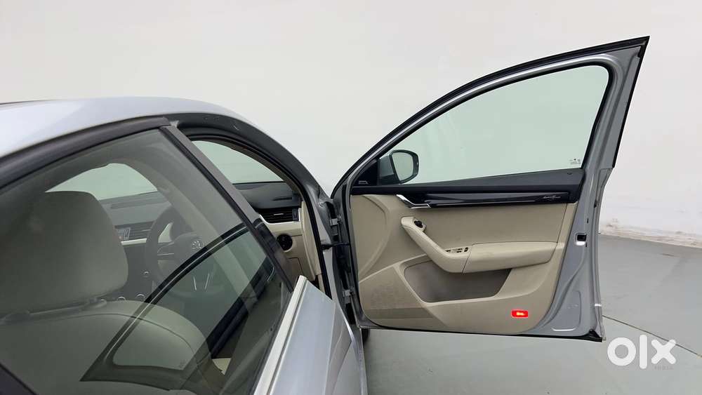 Skoda Octavia 2.0 L K Tsi At, 2018, Petrol