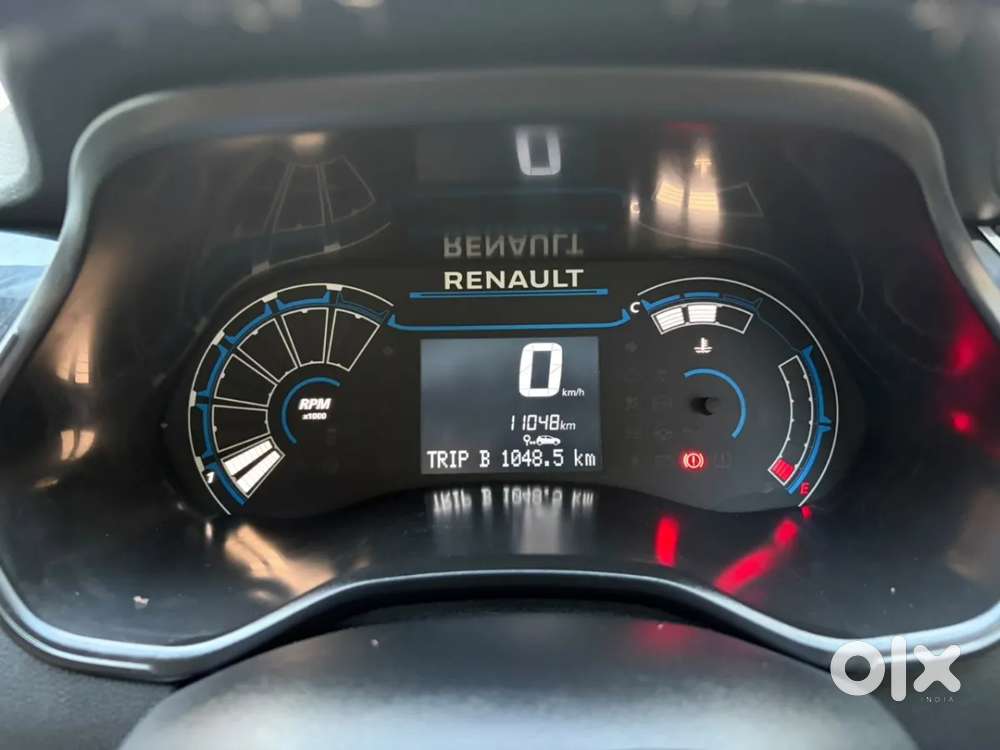 Renault Triber Rxt, 2023, Petrol