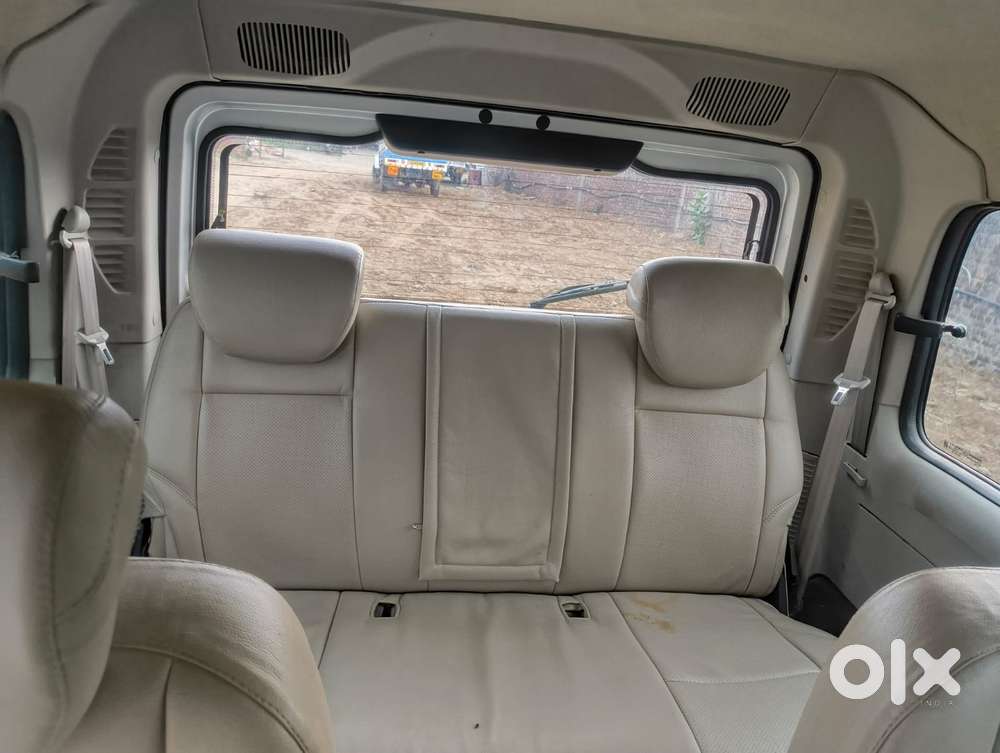 Mahindra Scorpio S10, 2016
