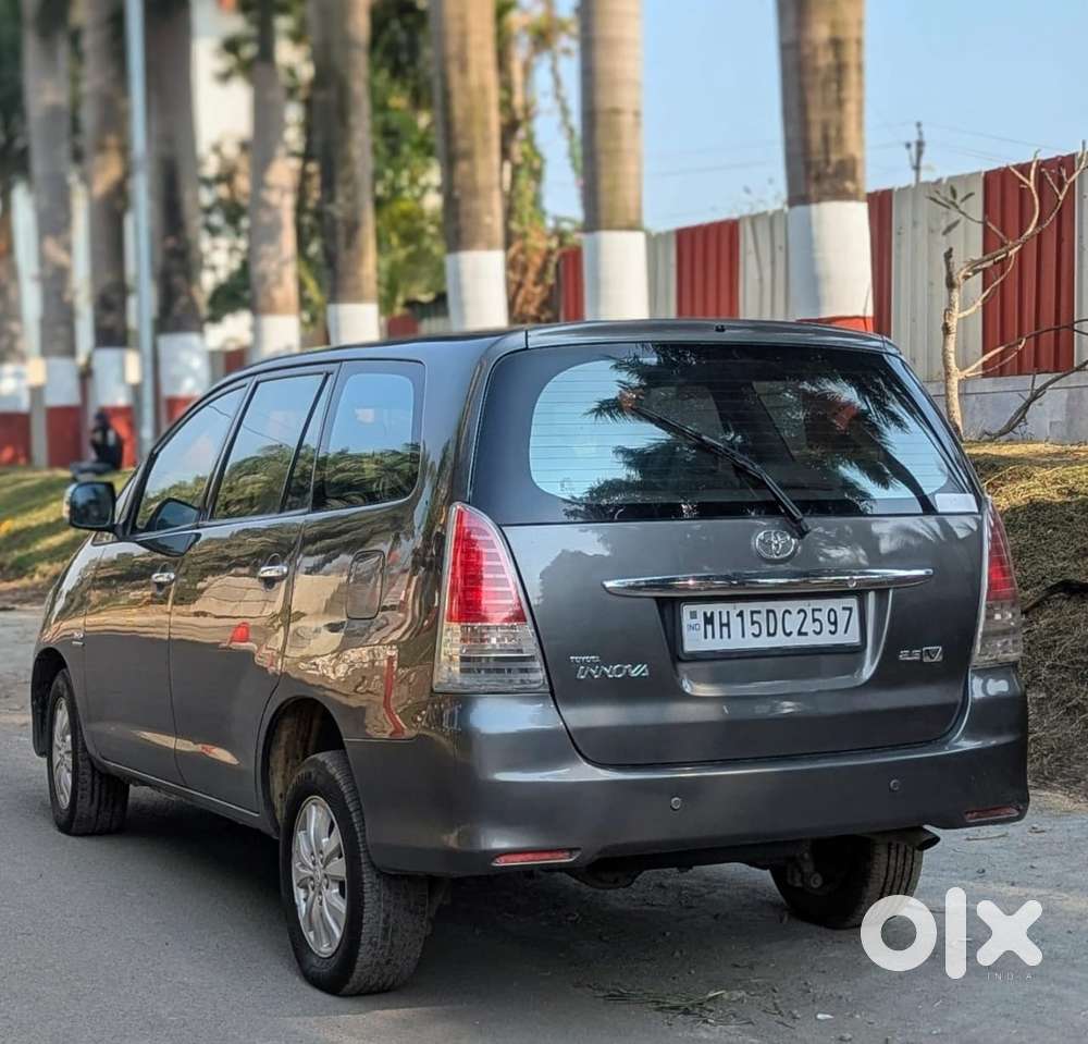 Toyota Innova 2.5 V 8 Str, 2011, Diesel