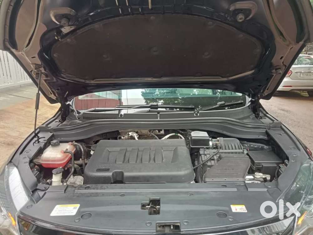 Mahindra Xuv700 2.2 Ax 7 Diesel Mt Luxury Pack Str, 2025, Diesel