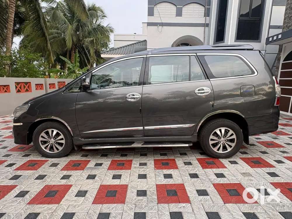 Toyota Innova 2015