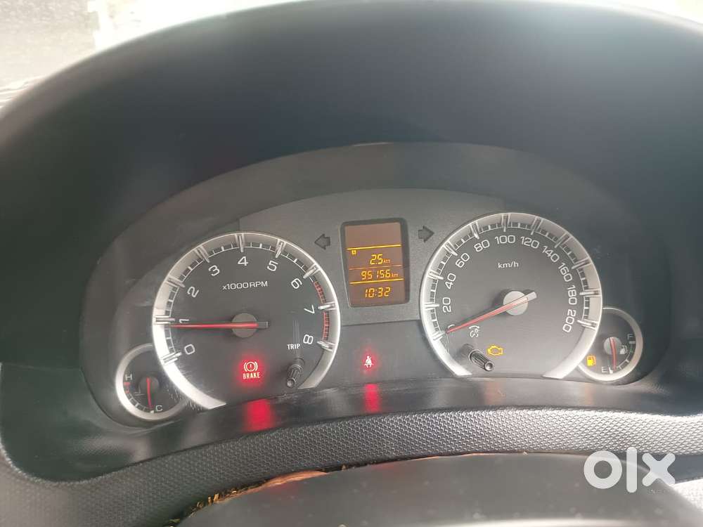 Maruti Suzuki Swift Vxi 1.2 Abs Bs-iv, 2012, Petrol