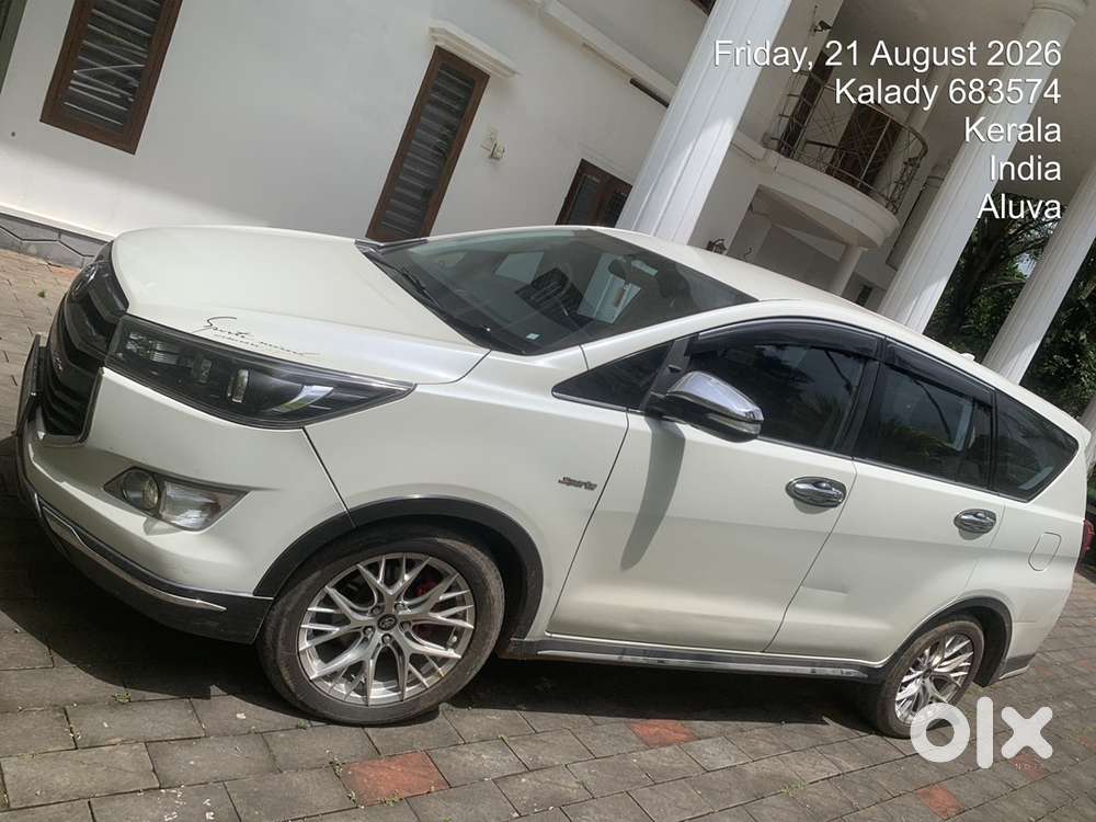 Toyota Innova Crysta 2017 All Orginal All Servise Show 200000 Lacks Ex