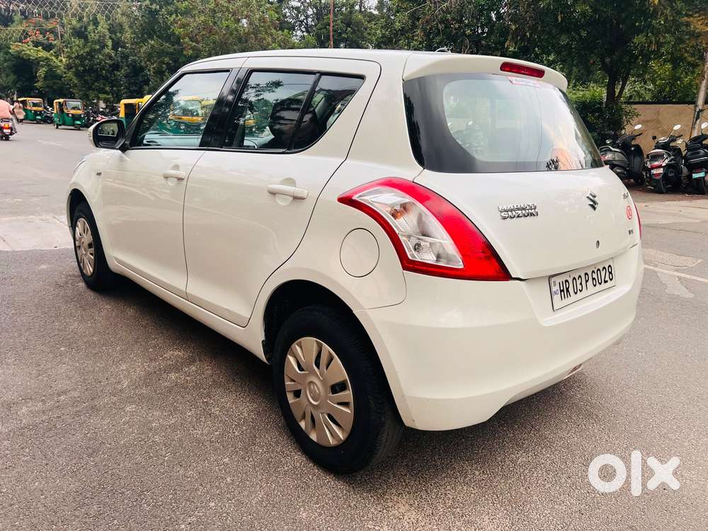Maruti Suzuki Swift Vxi 1.2 Abs Bs-iv, 2013, Petrol