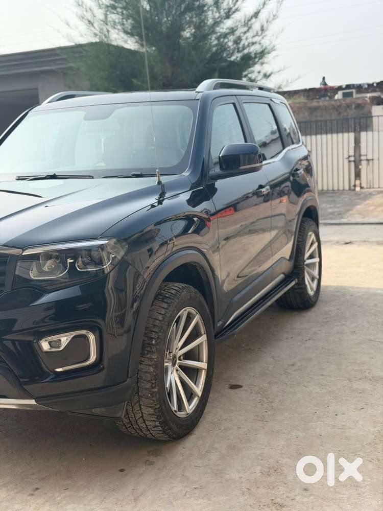 2022 Mahindra Scorpio-n Diesel Automatic Z8