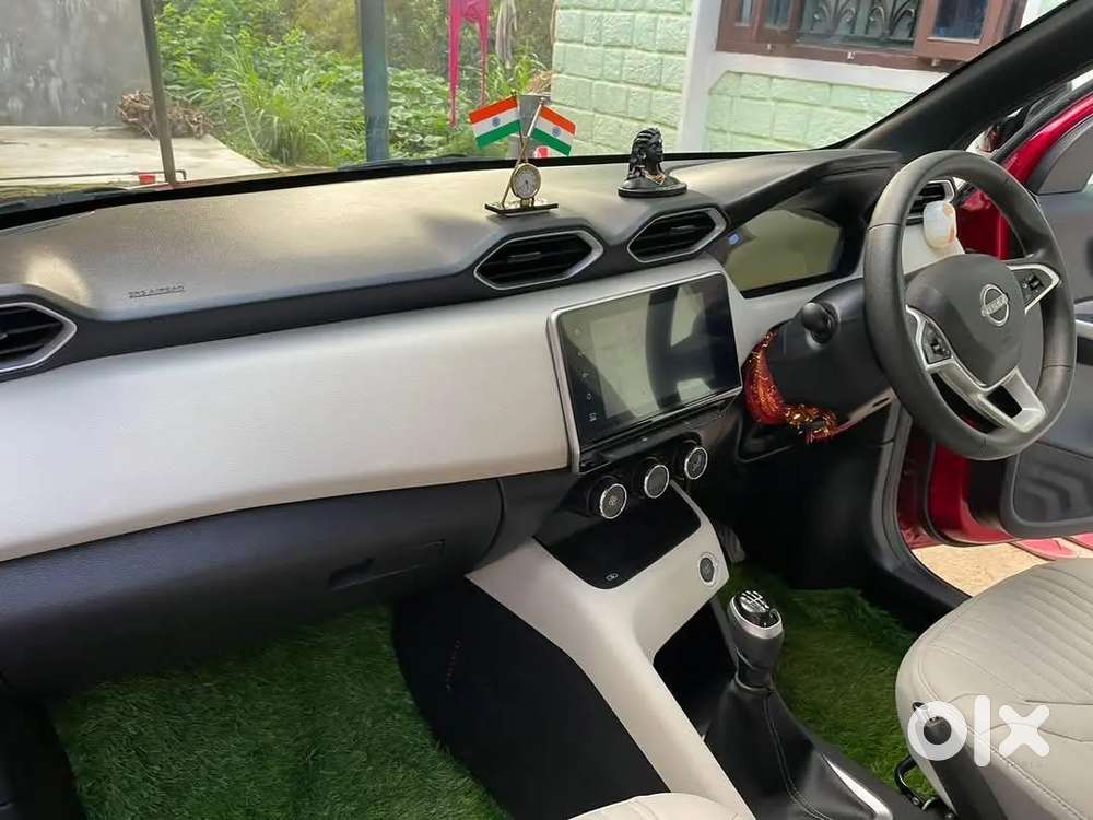 Nissan Magnite 2023 Petrol Top Model ,running - 9000
