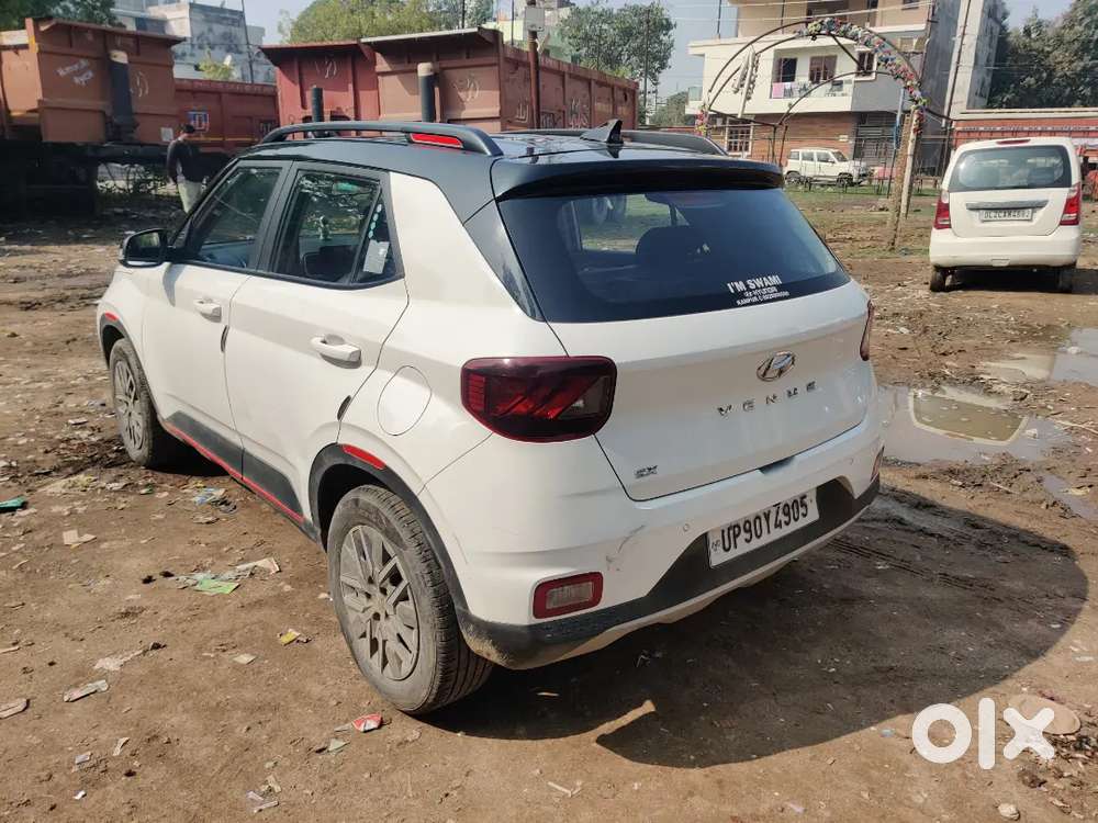 Hyundai Venue Sx Dual Tone October-2021 With All Top Model Features
