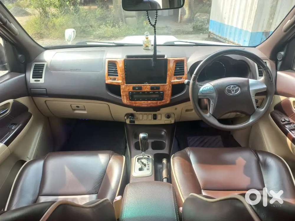 Toyota Fortuner 2015 Diesel 178000 Km Driven