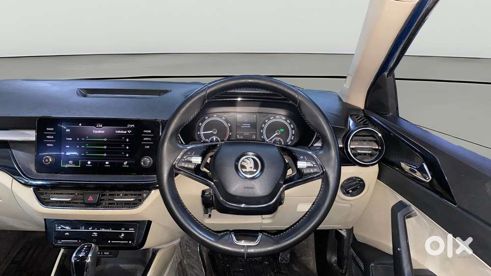 Skoda Slavia 1.0 Ambition Tsi At, 2022, Petrol