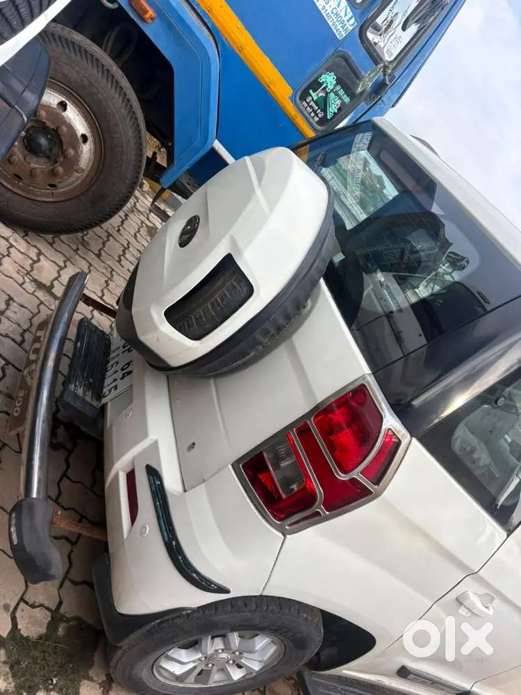 Mahindra Tuv 300 2017