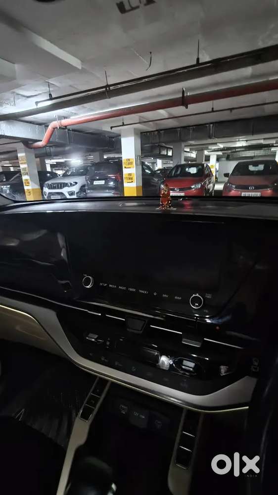 Dlf Owned Kia Carens 1.4 Luxury Plus 6 Str, 1st Owner, 47,500 Km