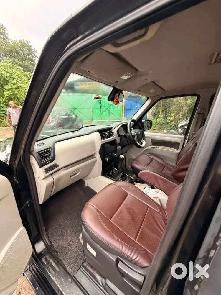 Mahindra Scorpio 2.2 S10 2015
