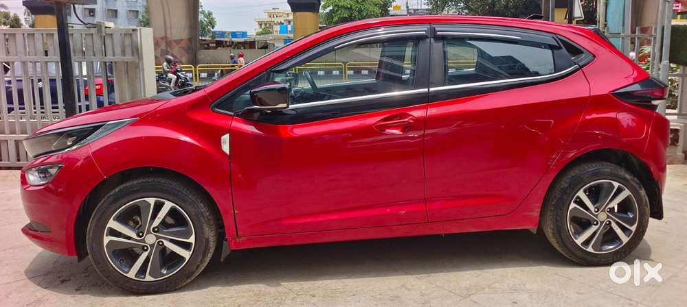 Tata Altroz, 2023, Petrol