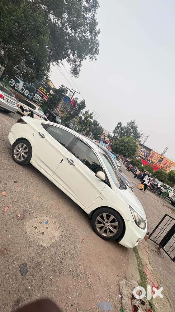 Hyundai Verna Crdi 2011