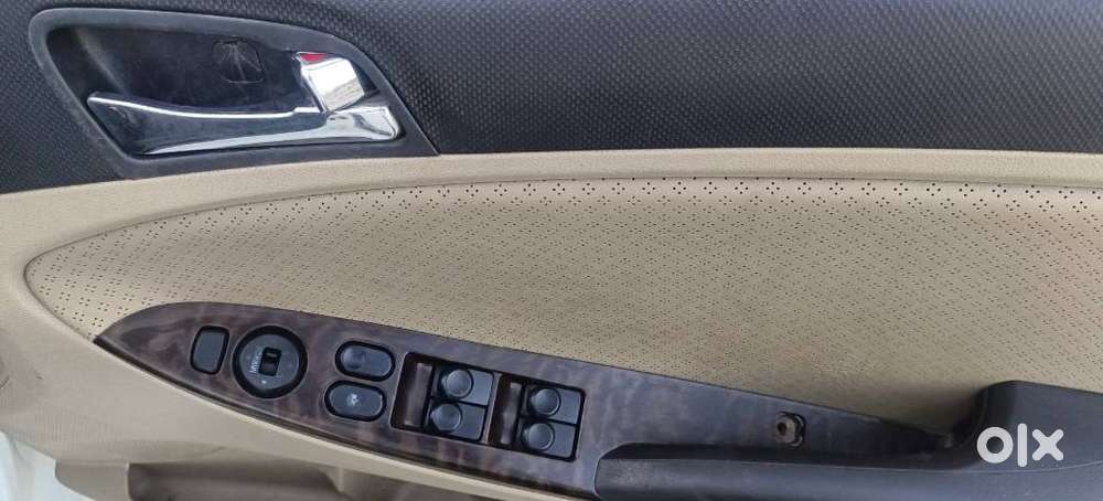 Hyundai Verna Fluidic 1.6 Crdi Sx, 2011, Diesel