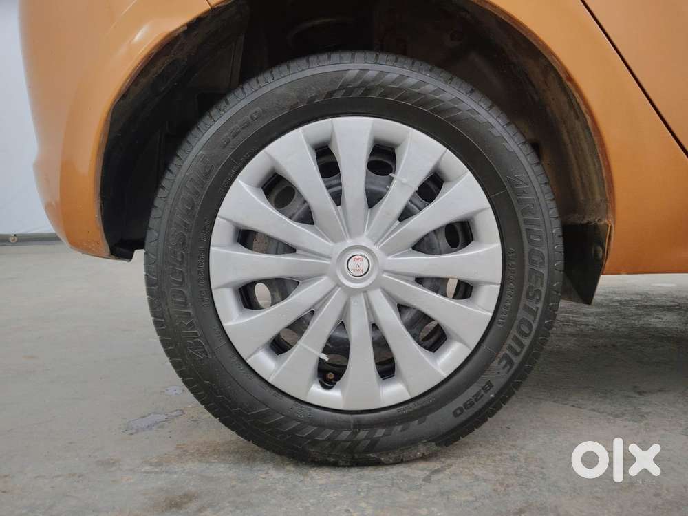 Tata Tiago 1.2 Revotron Xt, 2017, Petrol