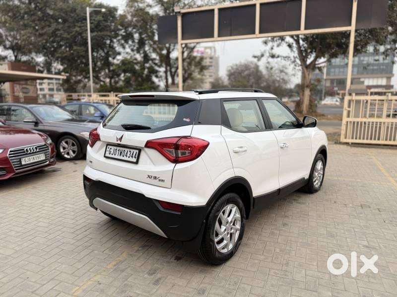 Mahindra Xuv300 W8, 2024, Petrol