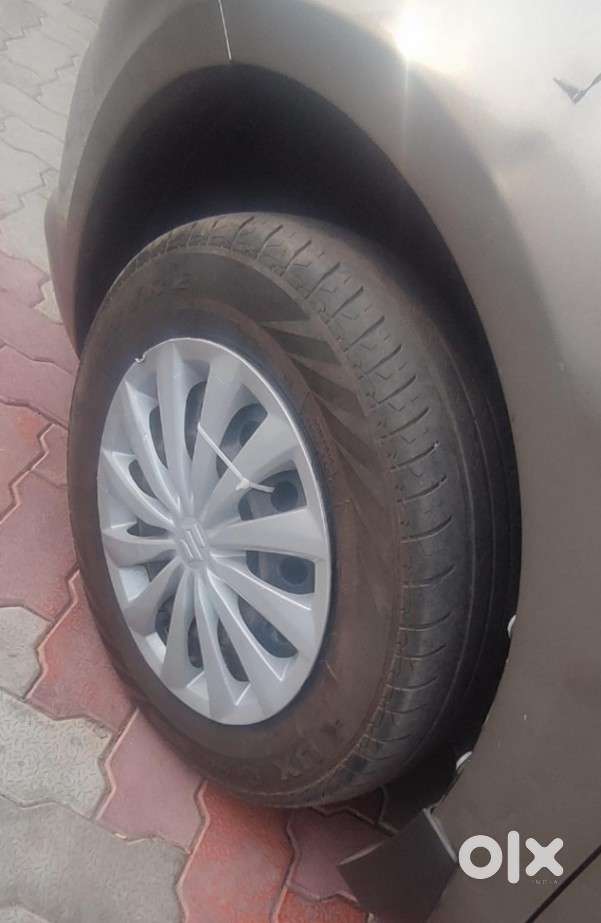 Maruti Suzuki Swift Dzire Vxi Optional, 2017, Petrol