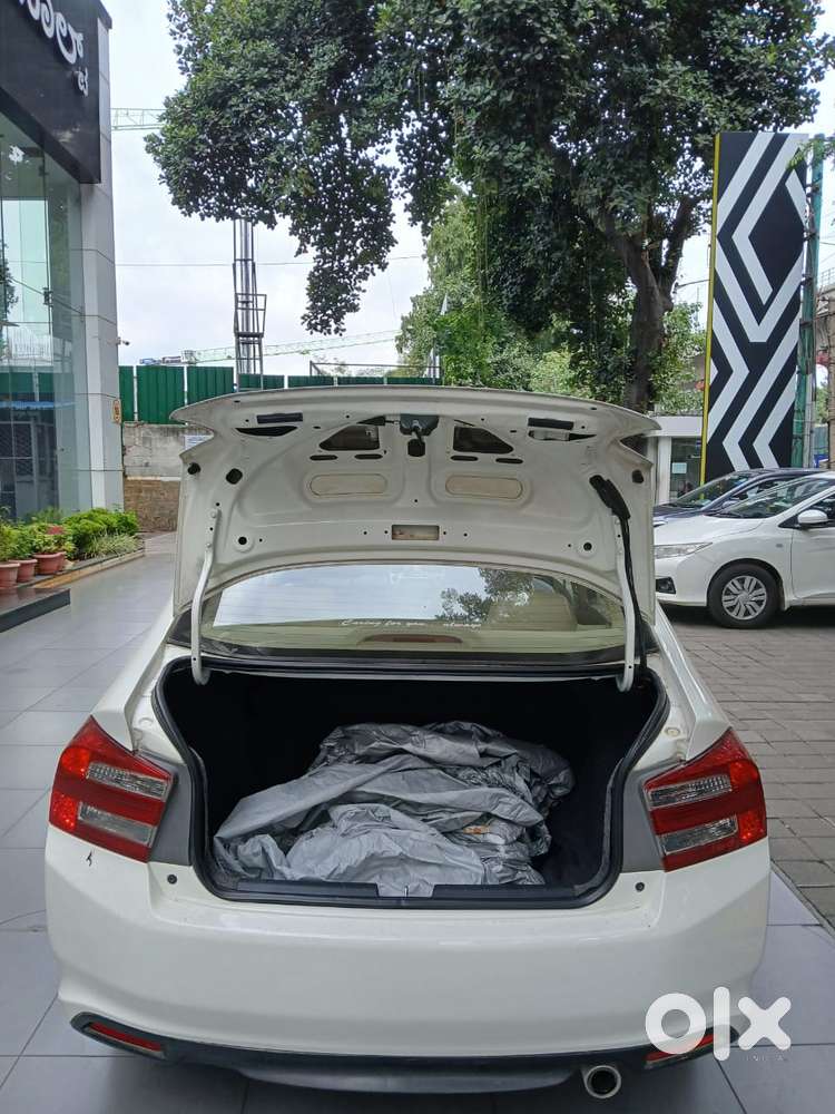 Honda City V Mt, 2013, Petrol