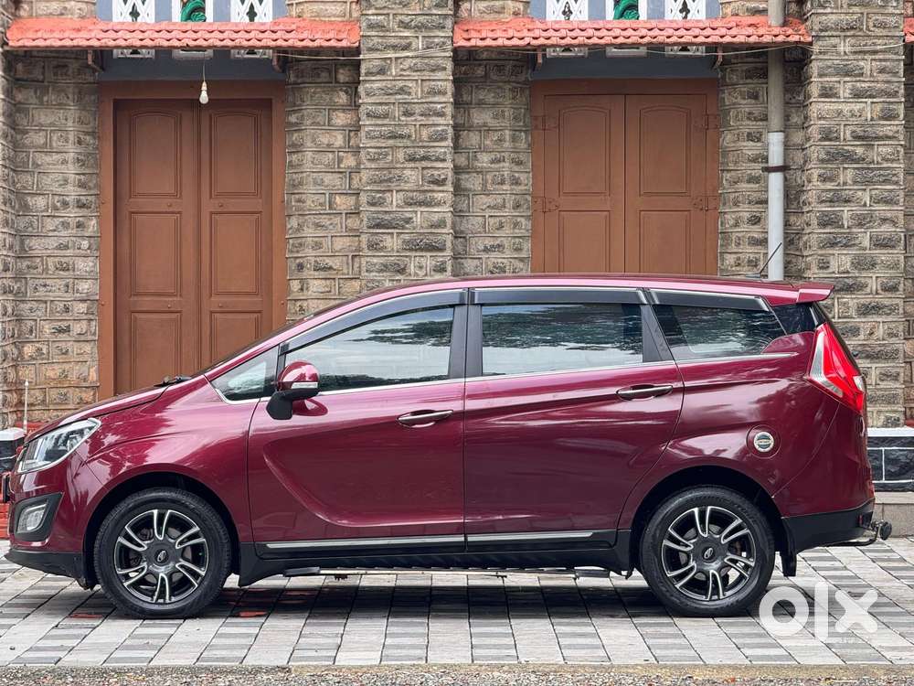 Mahindra Marazzo M8, 2018, Diesel