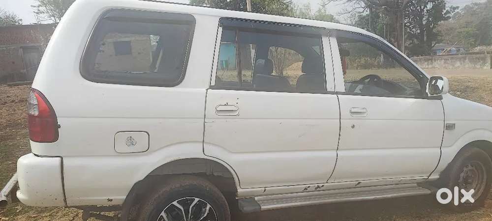 Chevrolet Tavera Neo 2014