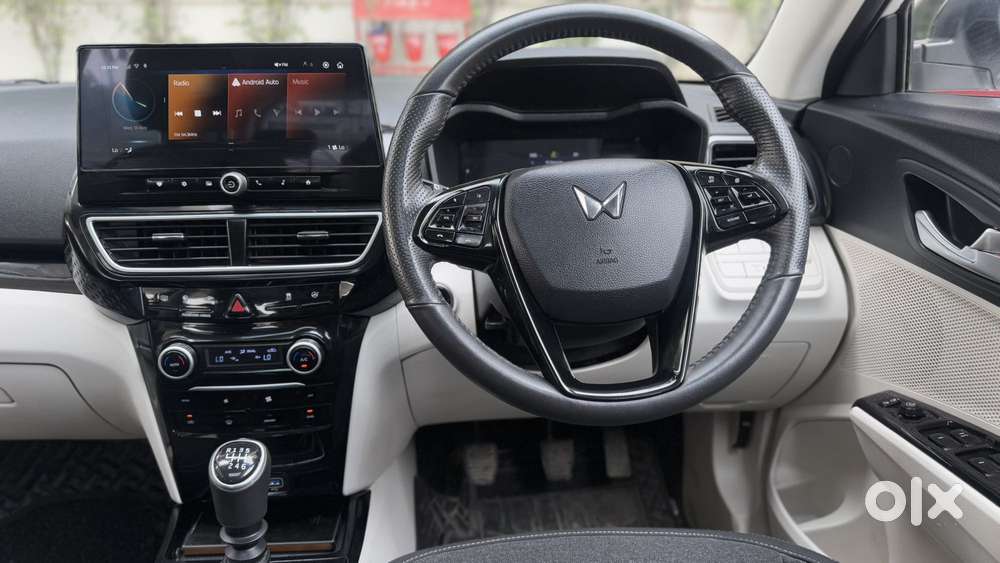 Mahindra Xuv 3xo Ax5 Pm Mt, 2024, Petrol