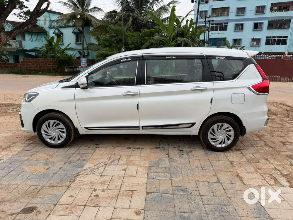 Maruti Suzuki Ertiga Vxi At Petrol, 2022, Petrol