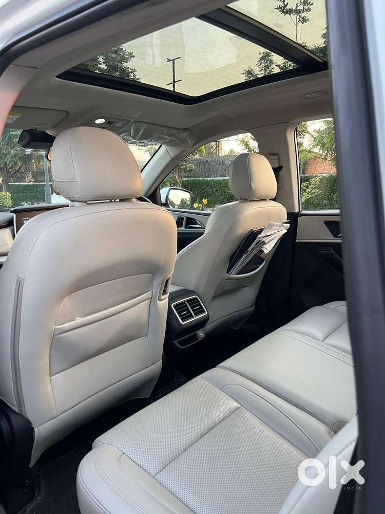 Mahindra Xuv700 2024 Diesel 45000 Km Driven