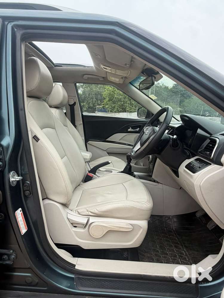 Mahindra Xuv300 W8 Option Dual Tone Diesel, 2019, Diesel