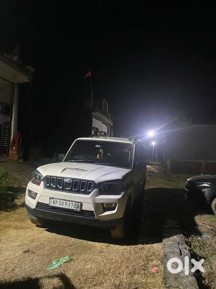 Mahindra Scorpio S6 Plus 2017