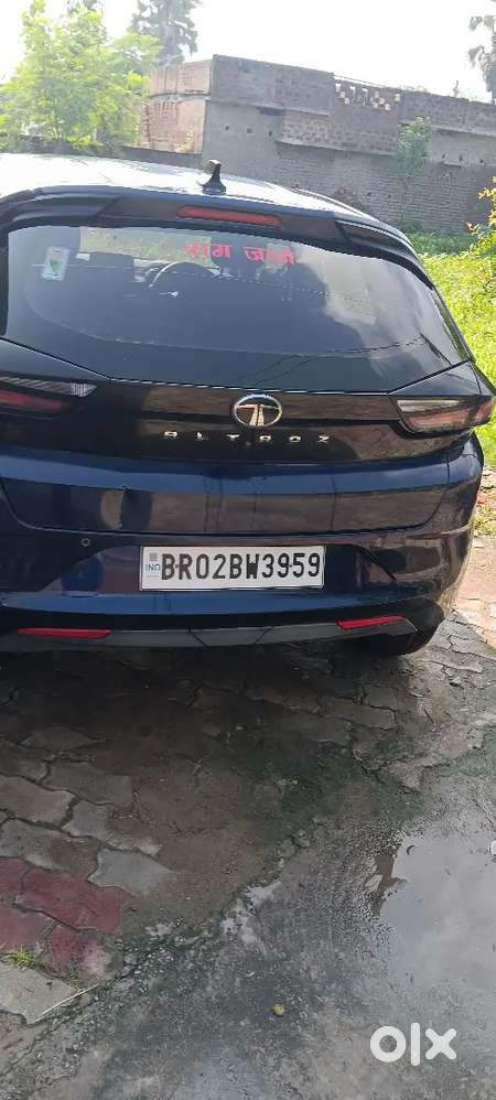 Tata Altroz 1.2 Plus 2025 Sunroof