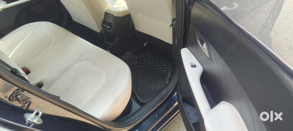 Hyundai Verna Sx 1.5 Petrol Ivt, 2024, Petrol
