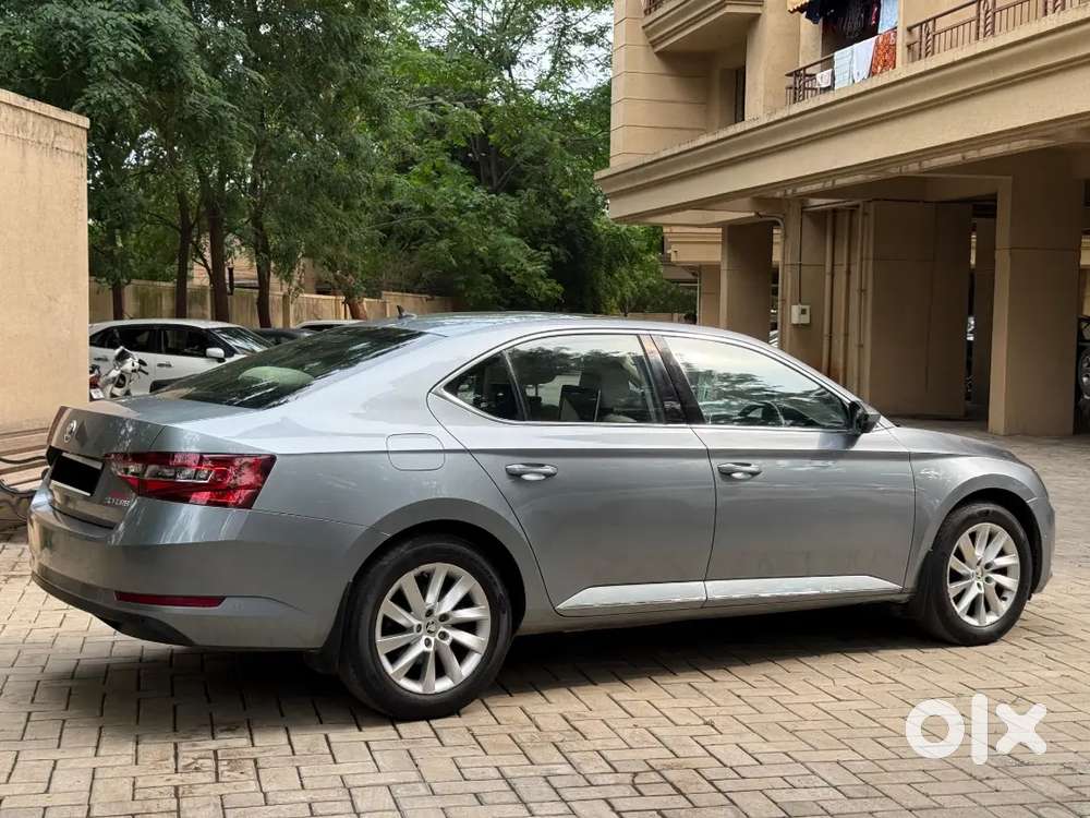 Skoda Superb 2017 Diesel 80000 Km Driven