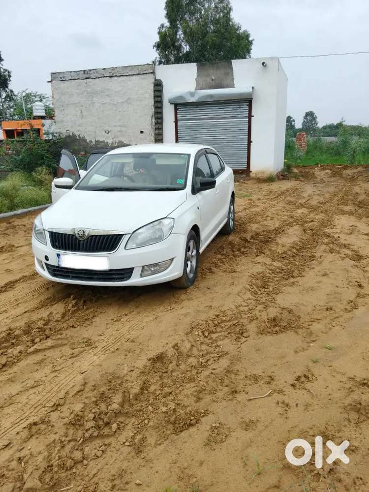 Skoda Rapid Elegance 2015 Manual Diesel