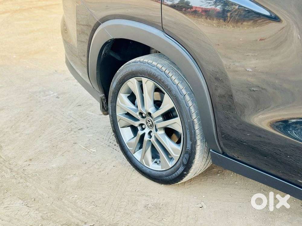 Toyota Innova Hycross 2.0 Zx (o) Hybrid 7 Str, 2024, Petrol