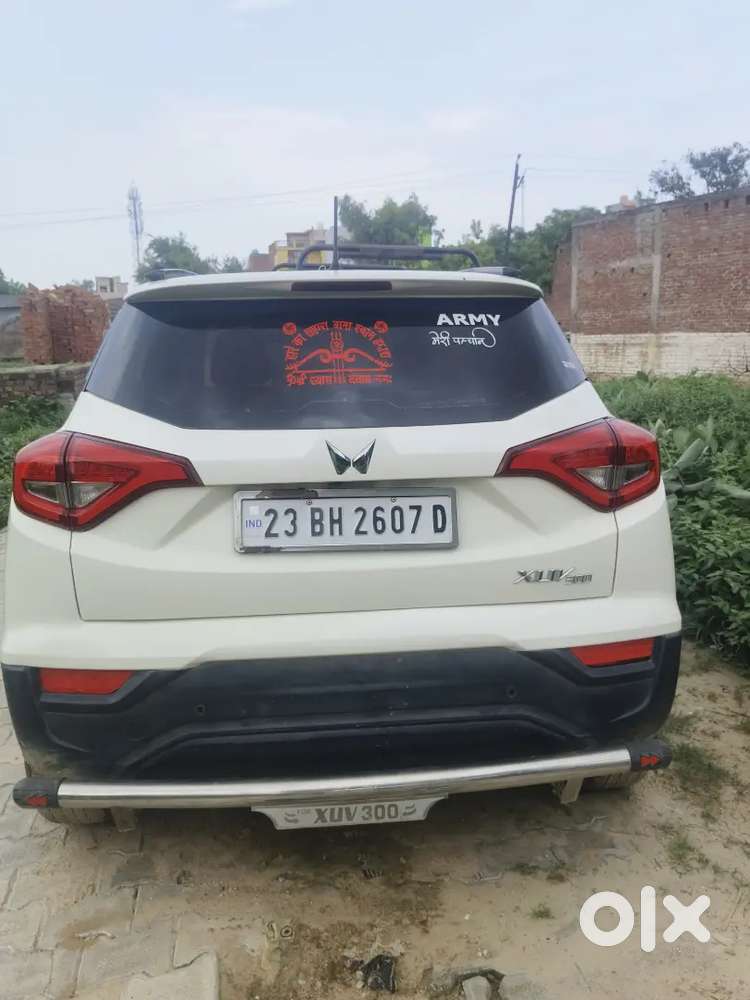 Mahindra Xuv300 1.2 W6 2023