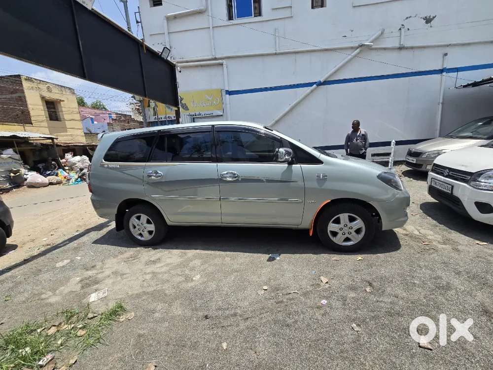 Toyota Innova 2006 Petrol 222000 Km Driven