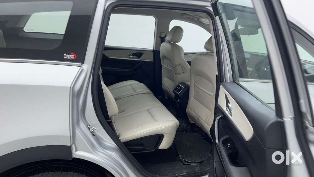 Mahindra Xuv700 2.0 Ax 7 Petrol At Luxury Pack Str, 2022, Petrol