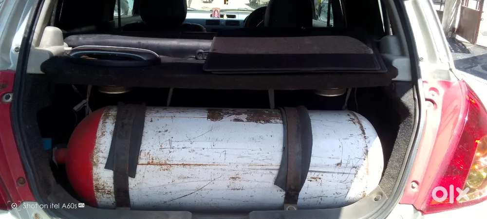 Maruti Suzuki Swift 2010 Cng & Hybrids 117181 Km Driven