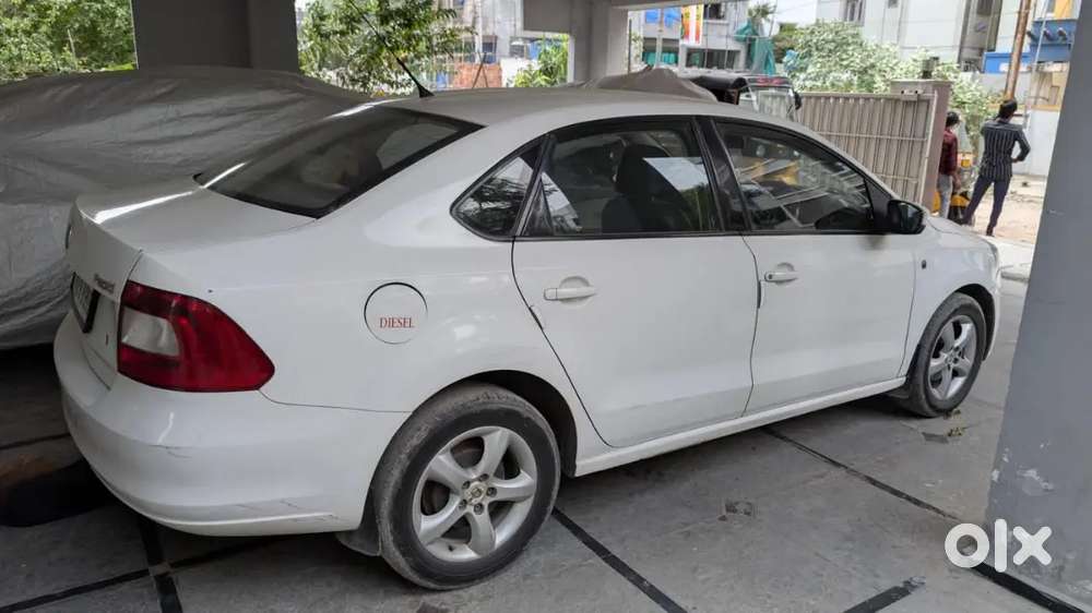Skoda Rapid 2012 Diesel 80000 Km Driven
